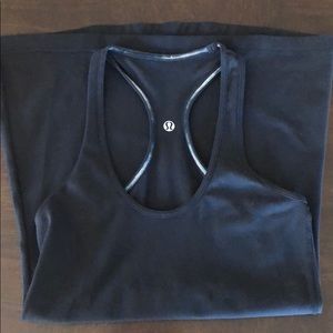 Lululemon top